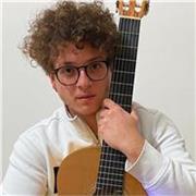 Insegnante di chitarra offre disponibilità per lezioni private