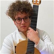 Insegnante di chitarra offre disponibilità per lezioni private
