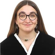 Graduada en Ciencias de la Actividad Física y del Deporte. Actualmente cursando Grado en Fisioterapia. Ex gimnasta federada.