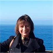 Persona comprometida con la consecución de resultados empática y siempre colaborativa con los demás.
