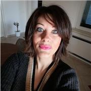 Laureata in giurisprudenza impartisce lezioni di diritto, economia politica, geografia economica