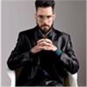 Offro lezioni private con lezioni individuali e di grupo. Preparo gli studenti a certificazioni linguistiche internazionali. 