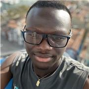 j'aide chaque élève à progresser avec des cours sur-mesure et une approche pédagogique adaptée à ces besoins