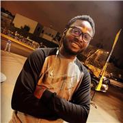 Étudiant et diplômé en Droit public international (Master) donne des cours particuliers et à domicile aux élèves du collège.