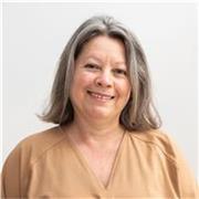 Profesora de primaria por vocación. Con más de 10 años de experiencia. Experiencia en liderazgo en la escuela elemental. 