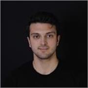 Profesor nativo de italiano y profesor de inglés, con experiencia en preparación de Erasmus, exámenes oficiales y traducción