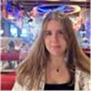 Profesora de matemáticas que imparte clases para niños y niñas de la ESO y Primaria