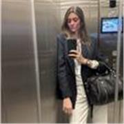 Profesor de Historia que imparte clases a niños de todas las edades