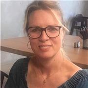 Sono madrelingua Inglese e Certificata TEFL. Ho 10 anni d'esperienza in tutti i livelli!