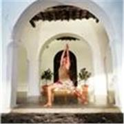 Lo yoga e' uno strumento che ci permette trámite il movimento di conoscerci a fondo e di integrare il corpo la mente e lo spirito