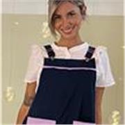 Docente imparte clases de apoyo y repaso para nivel primario