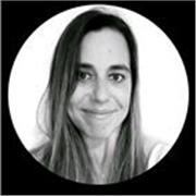 Professionnelle en formation et communication disponible pour cours de français.