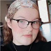 Lycéenne passionnée par l'art