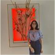 Étudiante de langue maternelle arabe aide à apprendre les bases