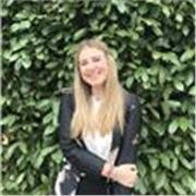 Studentessa di medicina per lezione di inglese per elementari, medie e superiori