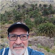 Laureato in Contrabbasso 1974 a Bari e laureato in Violoncello 2009 a Pavia