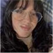 Profesora de atención a personas dependientes apto para todas las edades.