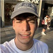 Estudiante de Ingeniería Informática en la Universidad Politécnica de Cataluña. Título de Bachillerato Tecnológico.