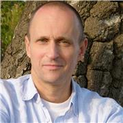 Praxisbezogen. Auf Wunsch 'Kombi' mit Coaching. / Humor, kurzweilig und praxisbezogen sowie anrereichert mit Kommunikationstipps ;-)