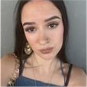 Chica de 18 años con grado medio en administración y gran pasión por los niños 