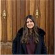 Estudiante de psicología y profesora de inglés que imparte clases para niños de todas las edades