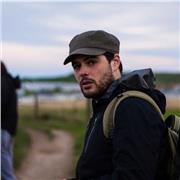 Soy un profesor dinámico y apasionado por la enseñanza de idiomas. Mi estilo docente hace hincapié en los estudiantes como protagonista del proceso formativo