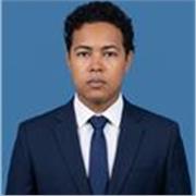 Me defino como una persona responsable, paciente y con facilidad para explicar temas técnicos de manera clara y sencilla