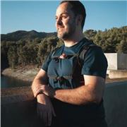 Entusiasta de los idiomas con facilidad para formar a personas de todas las edades.