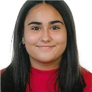 Profesora de apoyo escolar escolar para niños, adolescentes o adultos de forma online