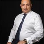 Profesional en economía, ofrece clases de microeconomía