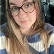 Chica joven sin formación pero con gran nivel de inglés y mucho cariño por los niños.
