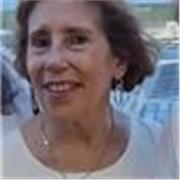 La profesora dicta clases para nivel primario y secundario