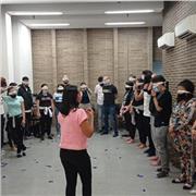 Coach imparte cursos de desarrollo y empoderamiento personal. Orientadora vocacional imparte cursos de orientación vocacional