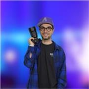 Simone Corallini, professionista nel settore visual, offre lezioni di fotografia, videomaking e filmmaking