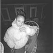 Chica habladora con ganas de enseñar el idioma de catalan