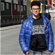 Diplomato al liceo scientifico e studente di farmacia che può offrire ripetizioni di chimica a studenti delle medie e superiori