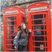 Profesora de inglés con nivel C2 y titulación CELTA. Me adapto a todos los niveles