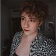 Doy clases de todos los niveles de Historia, adaptándolas también a la elaboración de contenidos para preparar selectividad. Asimismo, doy también clases para todos aquellos interesados en acercarse a la historia de forma amena y adaptada a sus intereses.