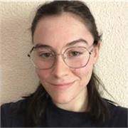 Profesora universitaria nativa de Inglaterra capacitada para dar clases en inglés y español para niños