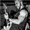 Profesor de guitarra con más de 15 años tocando, especializado en estilos rock, blues, pop y metal. 