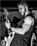 Profesor de guitarra con más de 15 años tocando, especializado en estilos Rock, Blues, Pop y Metal. 