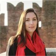 Laureata materie umanistiche disponibile per lezioni di italiano, arte, storia