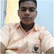 Profesor de Ciencias imparte enseñanza a sus alumnos