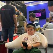 Profesor de fútbol, niños y adultos