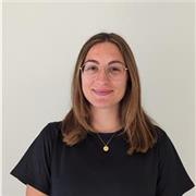 Titulada en bioquímica y bioinformática, y con expriencia dando repaso de primaria y secundaria, ofrece clases online.