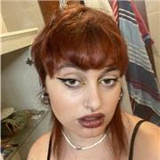 Profesora de Lengua Castellana y Valenciana imparte clases a personas de cualquier edad