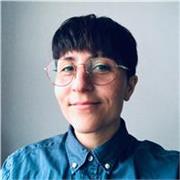 Clases de filosofía, lengua y literatura, escritura creativa, francés, inglés, español como lengua extranjera, métodos de estudio, guitarra, solfeo, historia del arte, redacción de trabajos