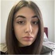ragazza di diciassette anni con una media alta offre lezioni private in provincia di Teramo