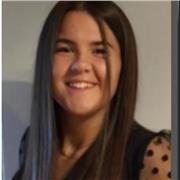 Au pair aux États-Unis pendant 2 ans, j'ai également déjà donné des cours particuliers ainsi qur de l'aide aux devoirs.