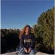 Enseño lengua y literatura, historia, biología, química, filosofía, ingles y francés. 
Puedo dar clases a niños de primaria y ESO.